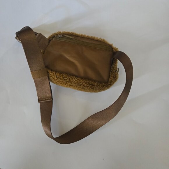 LULULEMON SHERPA EVERYWHERE BELT BAG - Picture 6 of 9